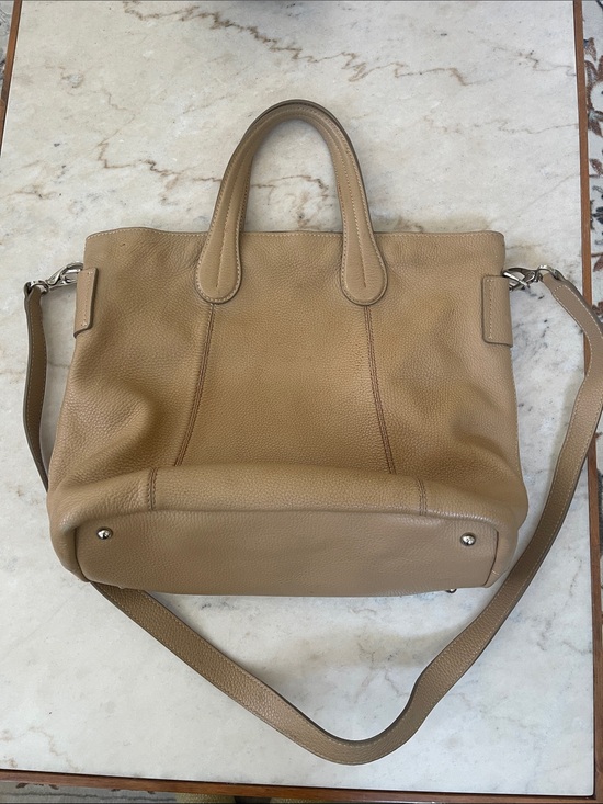 Tod's Handbags - Tod’s Leather Shoulder Tote in Tan